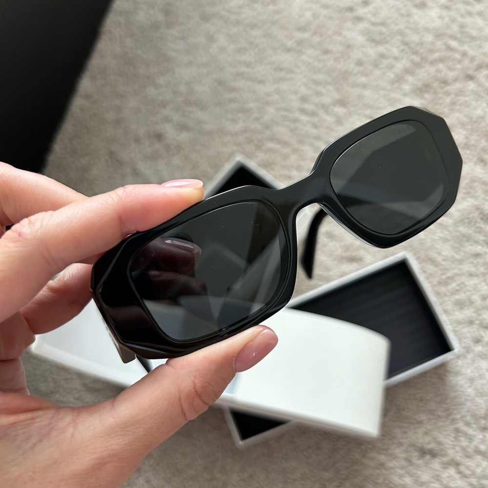 Prada SPR 17W 1AB5S0 Black Plastic Rectangle Sunglasses Dark Grey Lens - Picture 4 of 12
